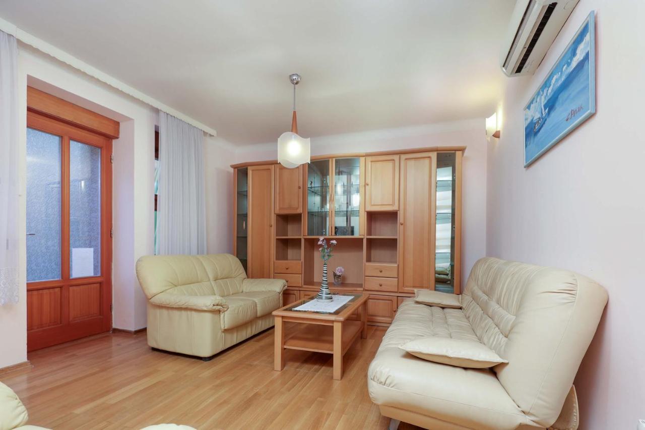 אופטיה Apartment Dante Alighieri מראה חיצוני תמונה